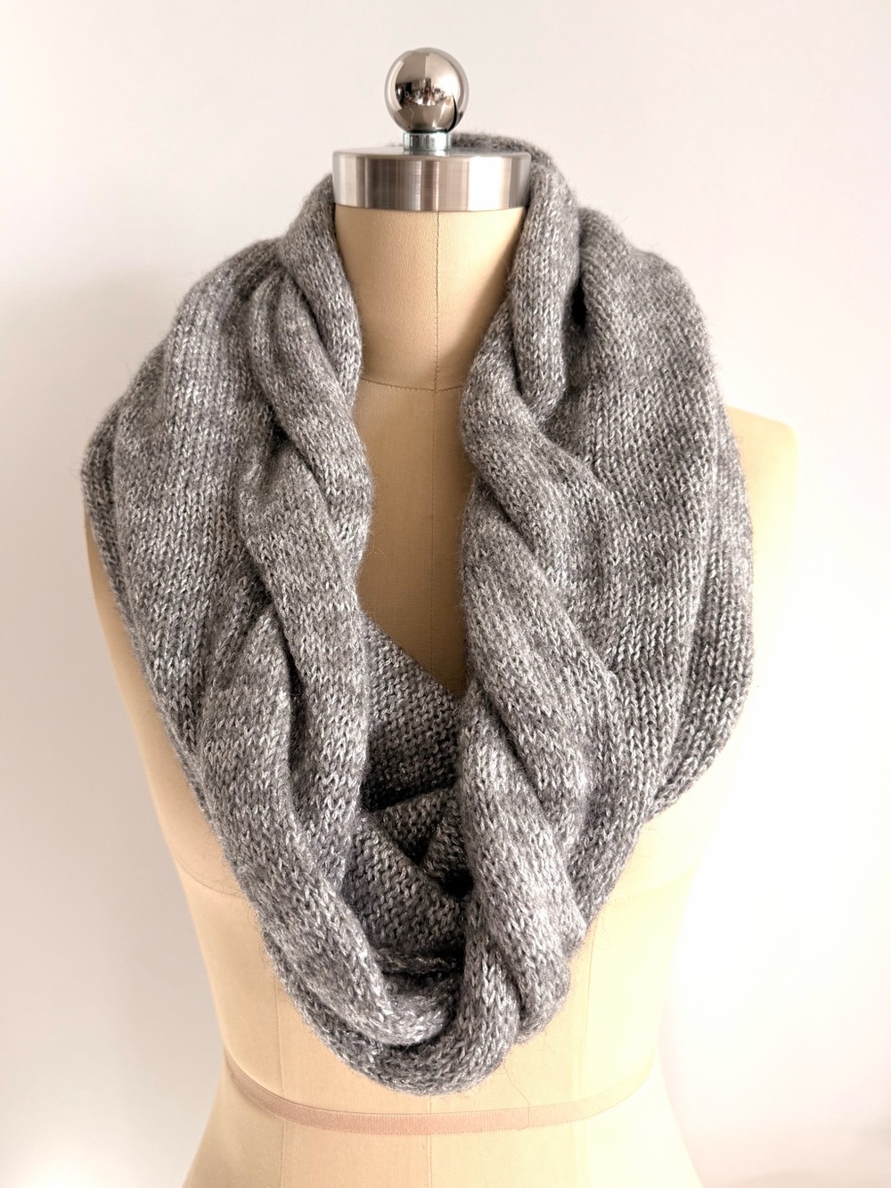Club Monaco Cozy Gray and Silver Knit Infinity Tube Scarf OS
